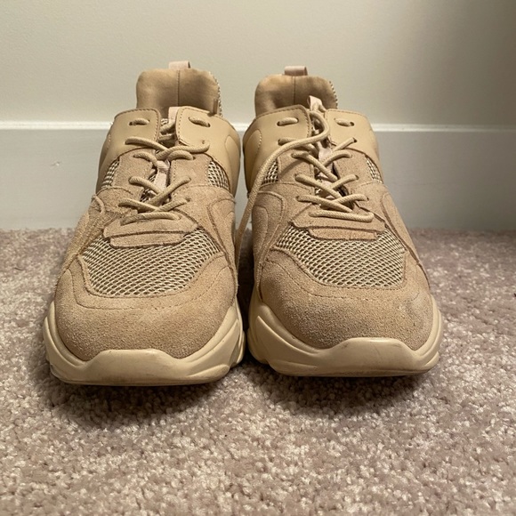 STEVE MADDEN! - Picture 1 of 4